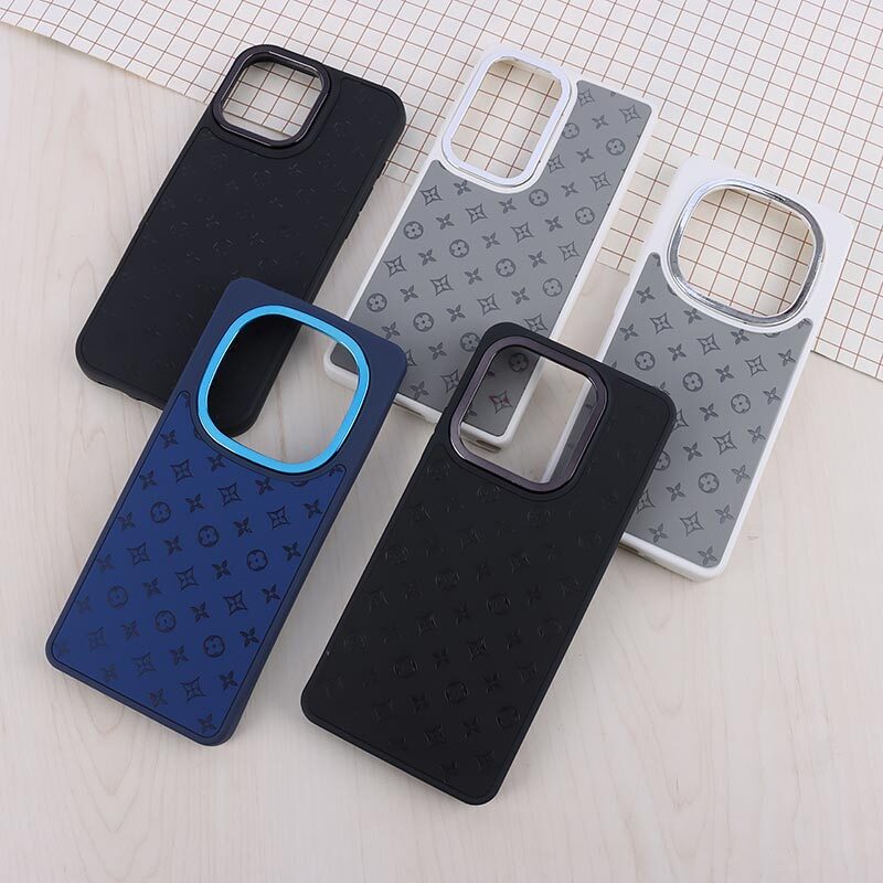 قاب شیک و خوش دست جیر طرح Louis Vuitton مات مناسب سامسونگ Samsung Galaxy A52/A52s رنگ مشکي موجود ميباشد